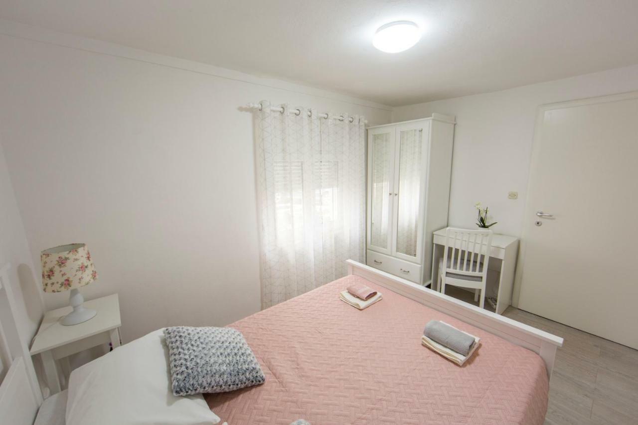 Apartments Ivica สปลิท ภายนอก รูปภาพ