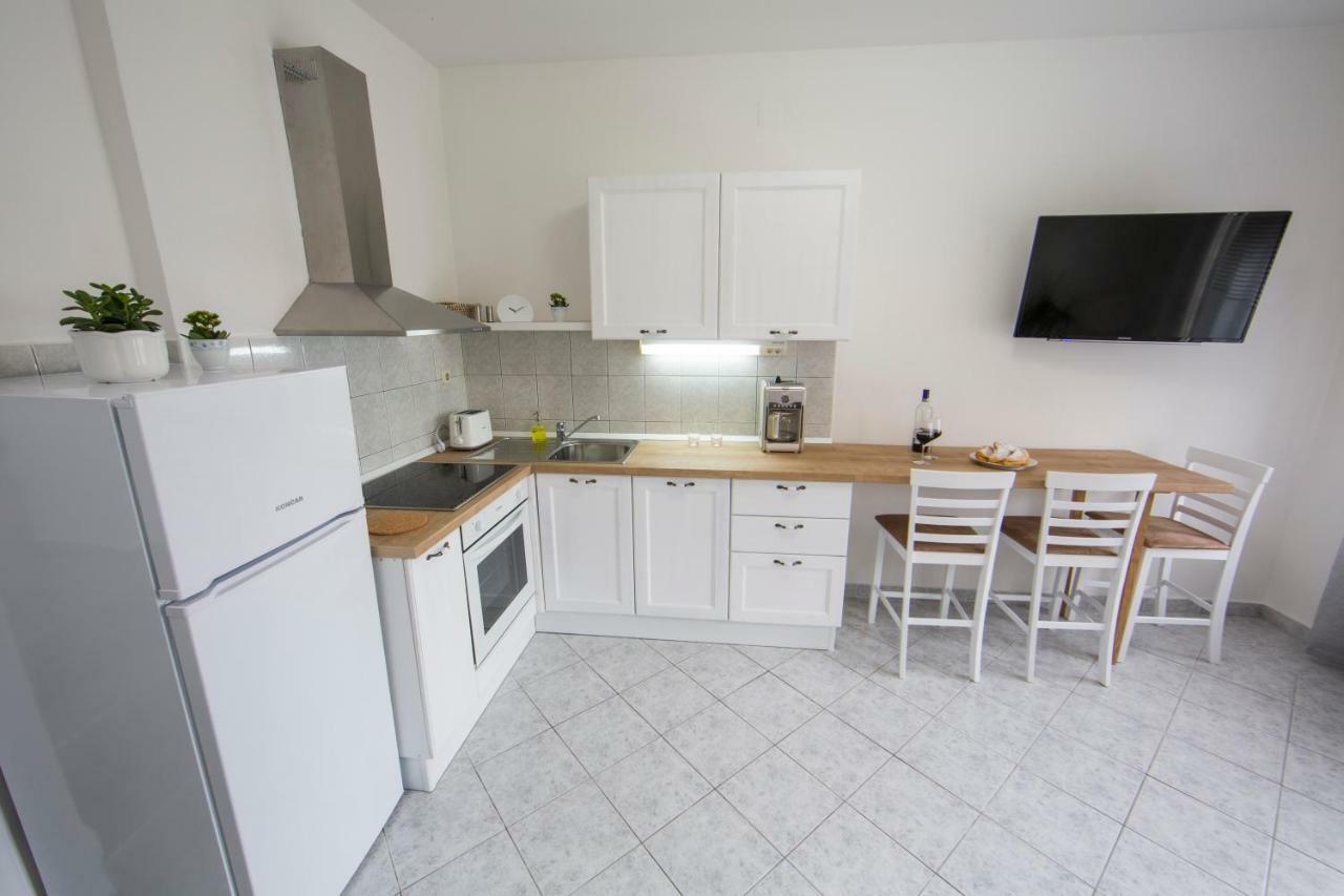 Apartments Ivica สปลิท ภายนอก รูปภาพ
